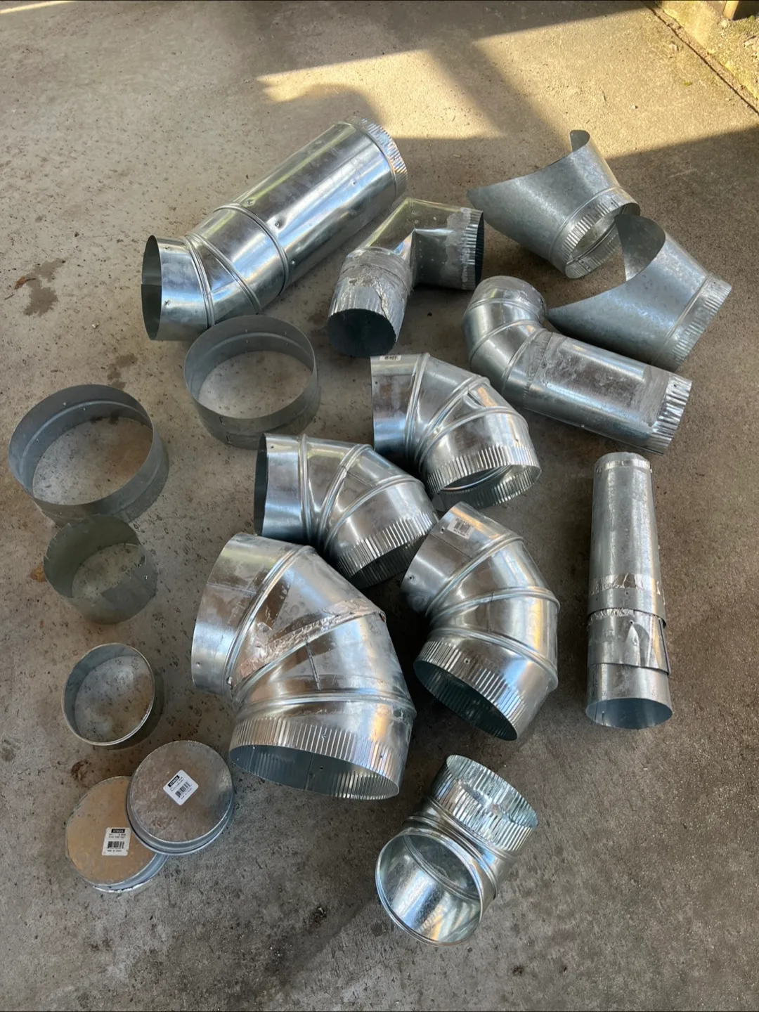 Assortment of Galvanized Metal Ductwork thumbnail