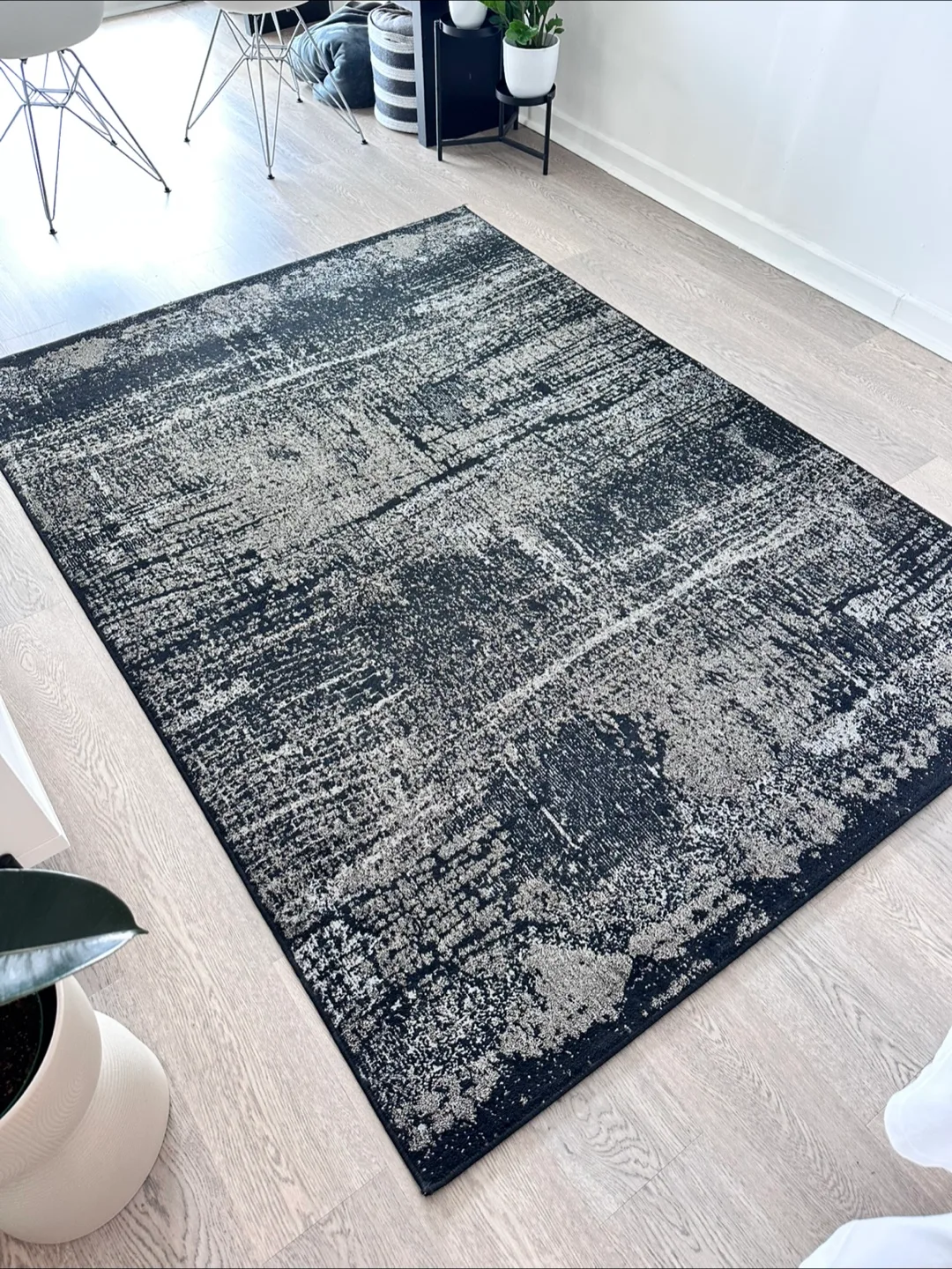 Galaxy Area Rug - Black & Silver image indicator(2)