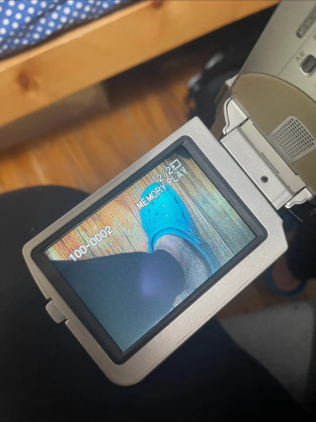 Sony Handycam CCD-TRV22 Digital Video Camera image indicator(3)