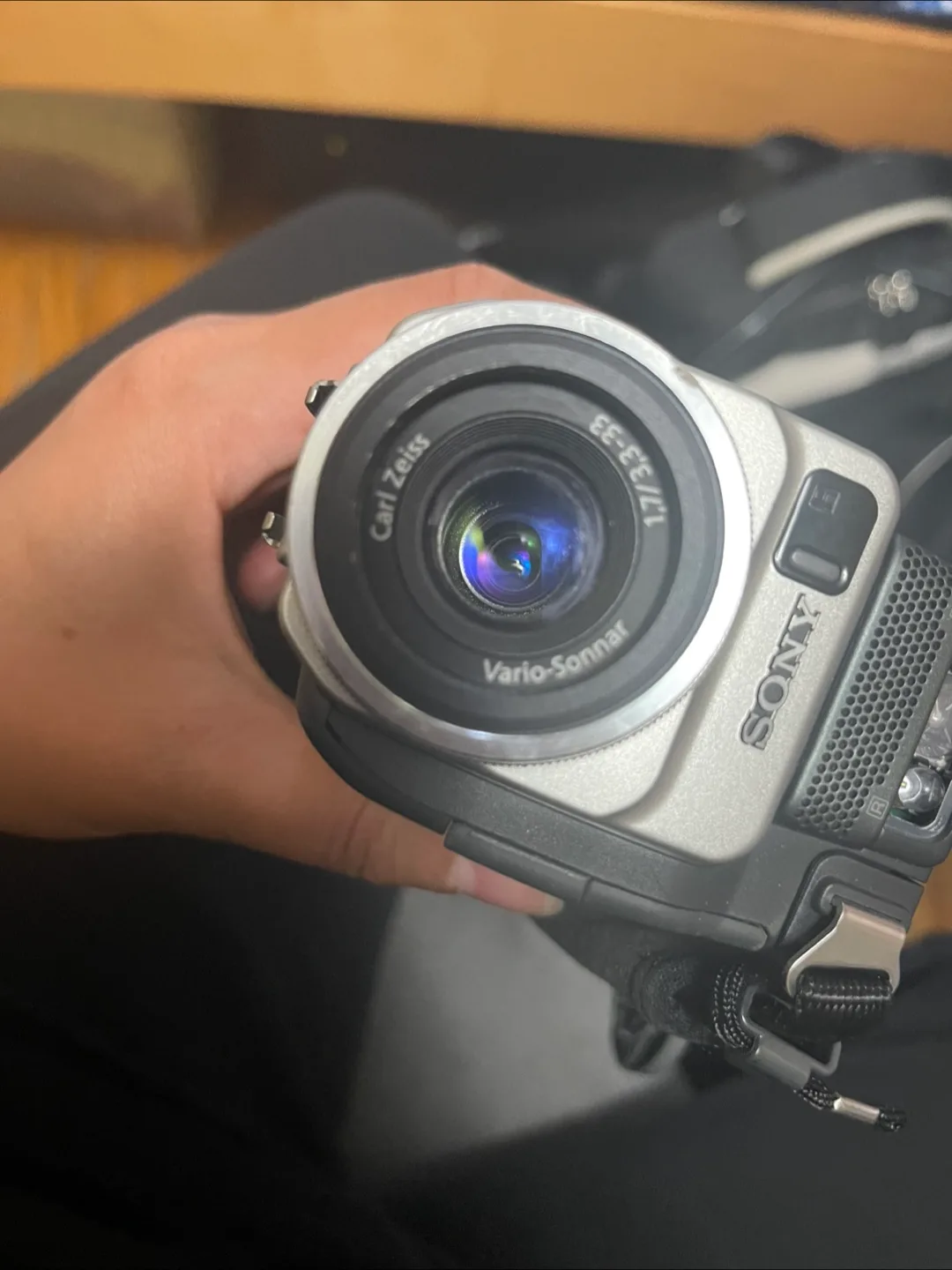 Sony Handycam CCD-TRV22 Digital Video Camera image indicator(5)