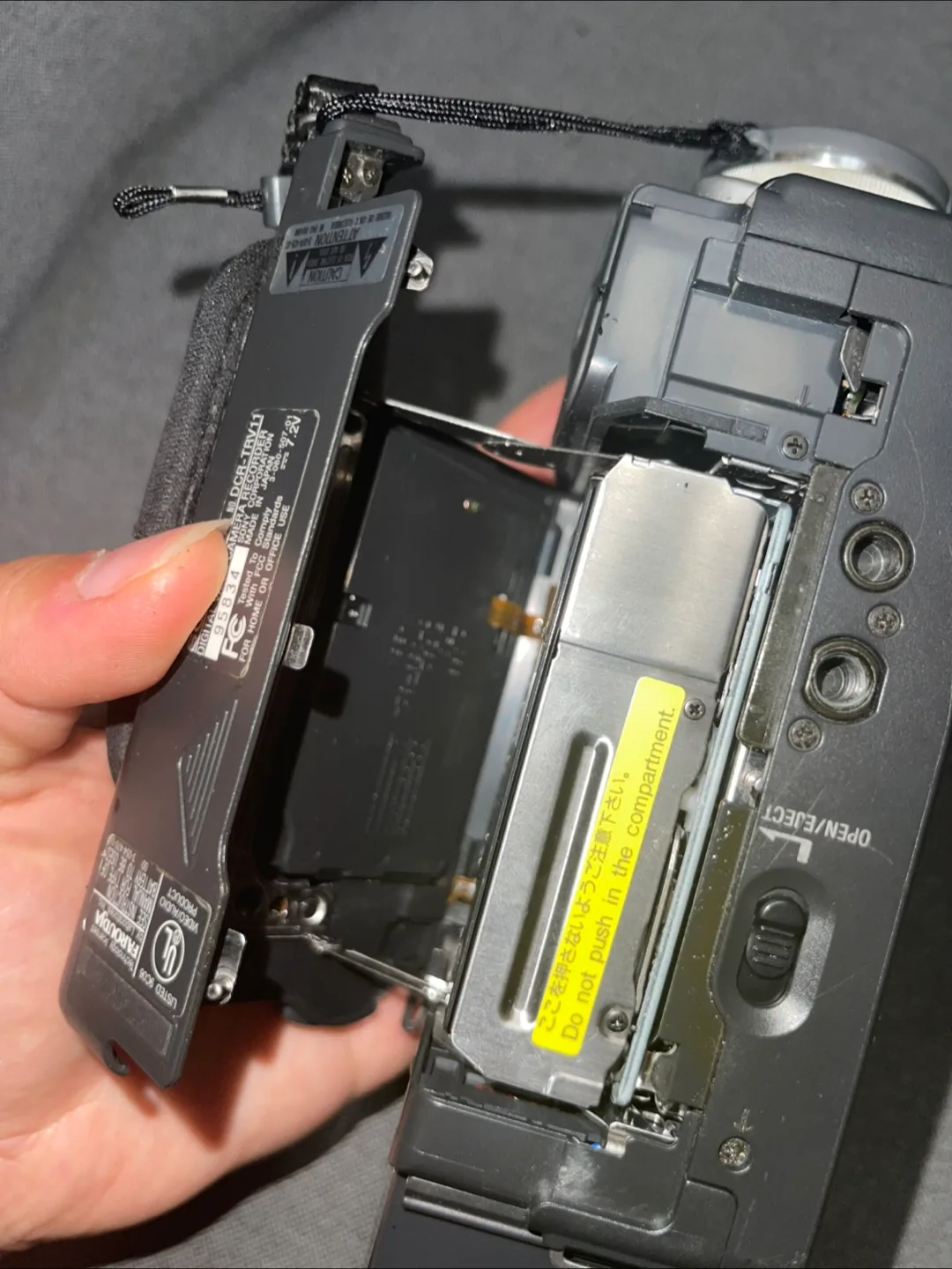 Sony Handycam CCD-TRV22 Digital Video Camera image indicator(8)