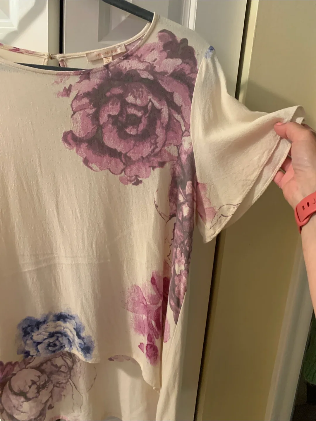 Skies Are Blue Gorgeous Floral Blouse image indicator(9)