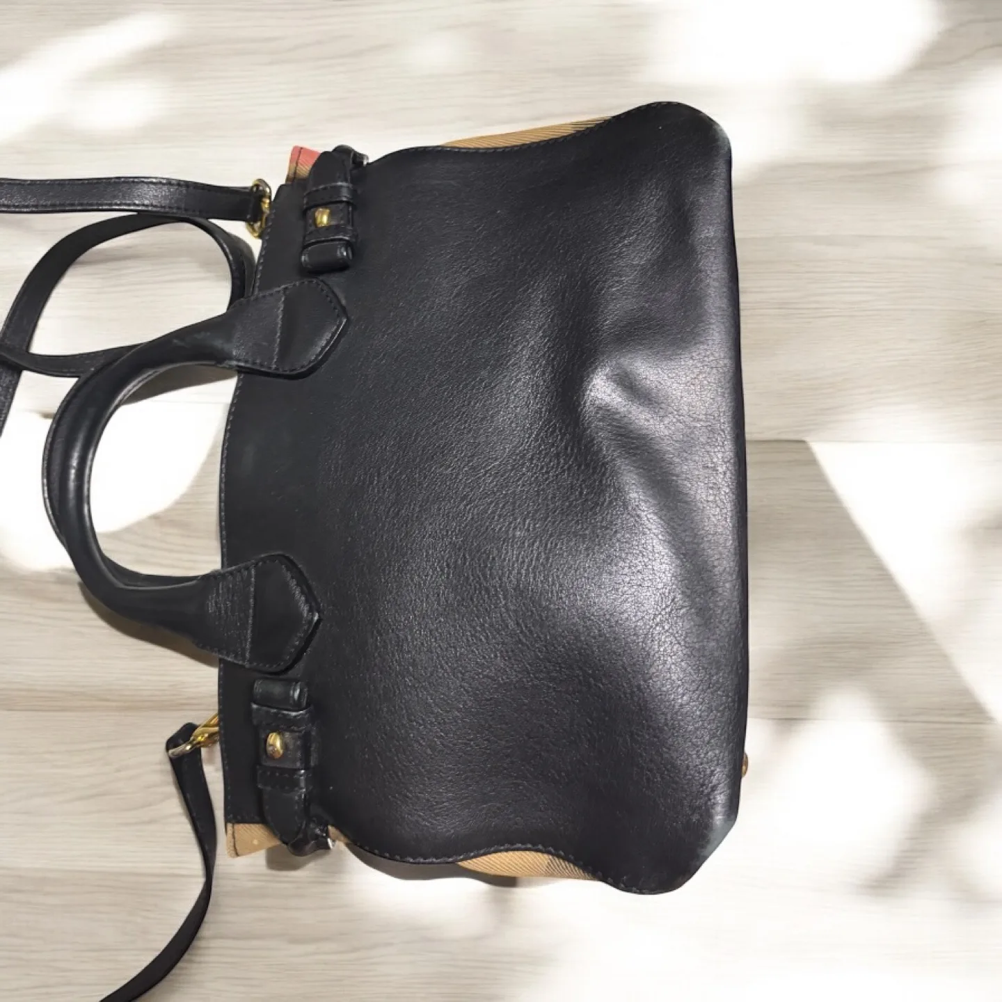 Burberry Banner Tote with Classic Check Lining image indicator(4)