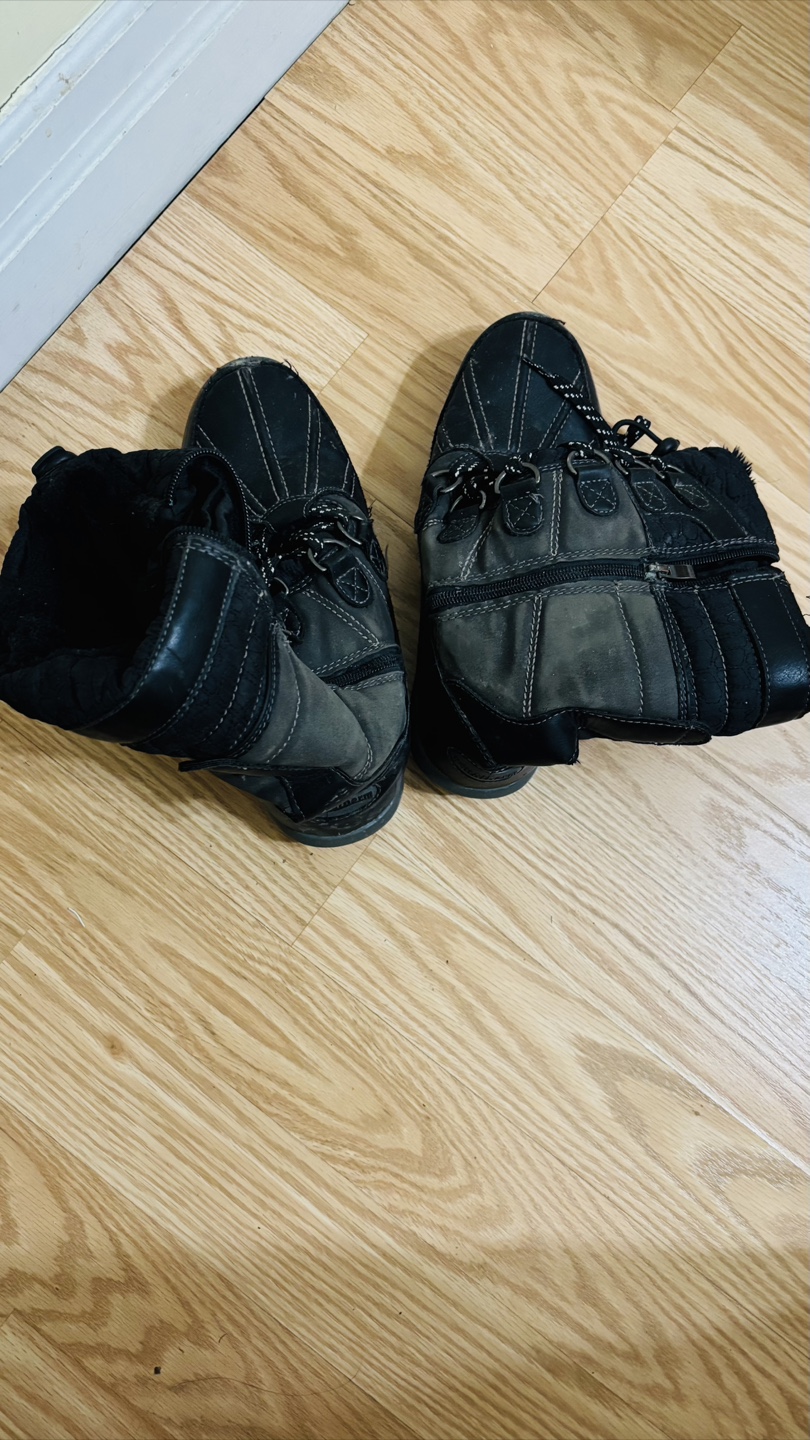 Used Girls' Winter Boots Size 8 - photo 3