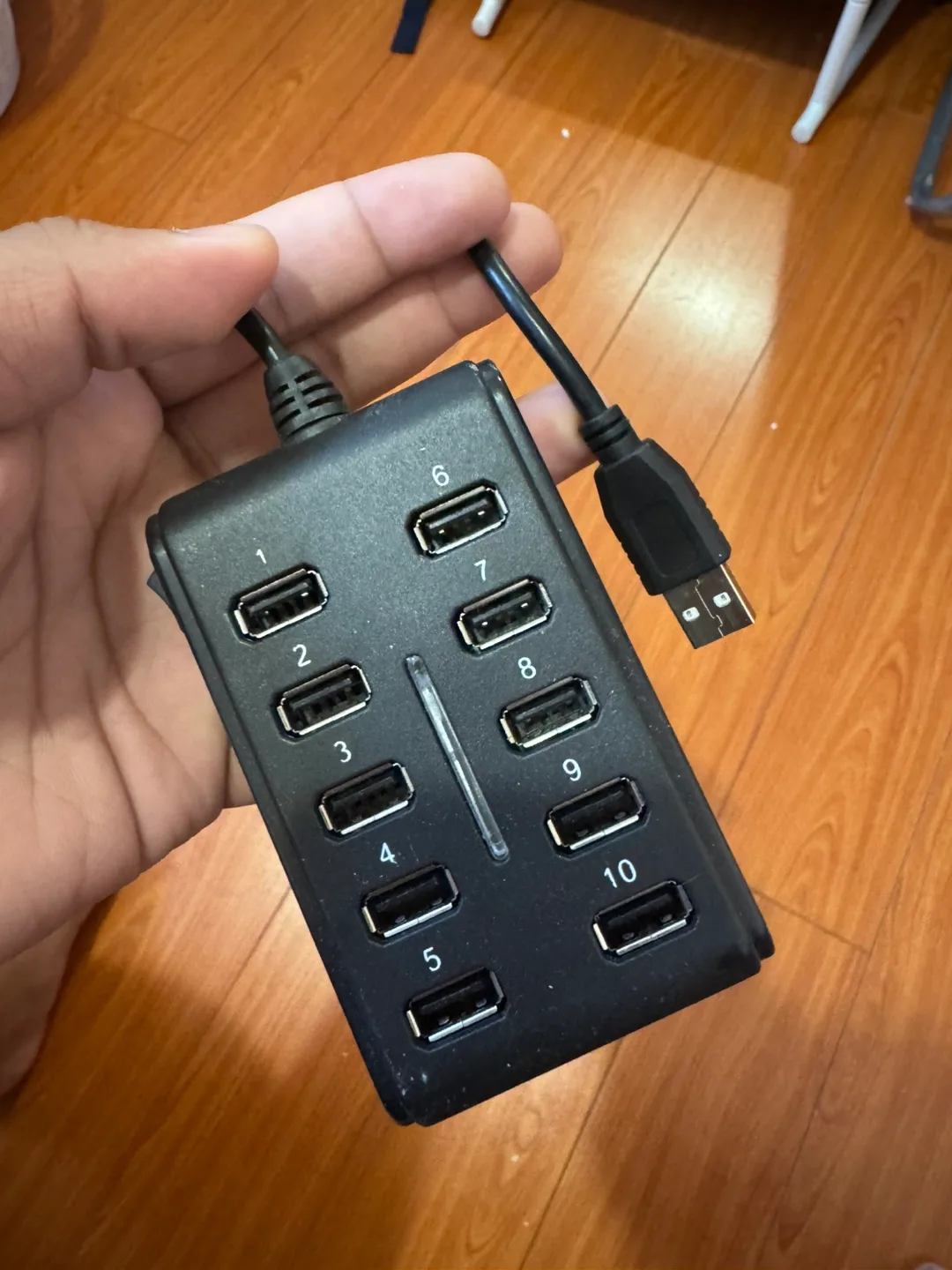 10-Port USB Hub thumbnail