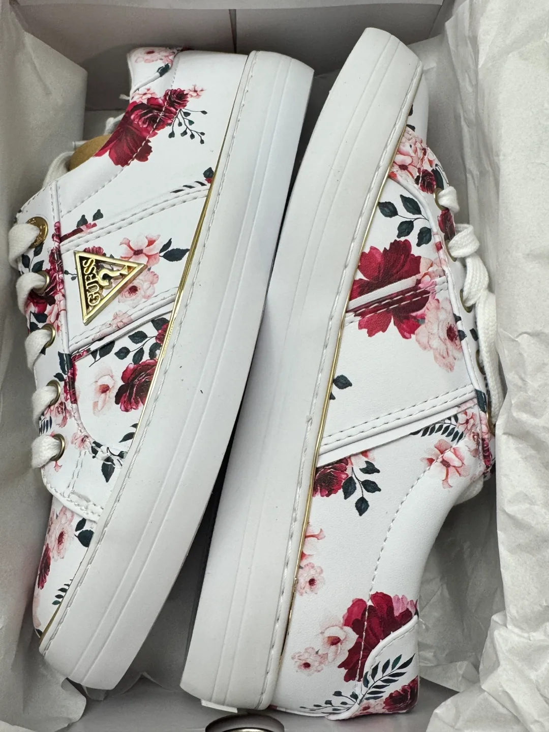 Floral Guess Sneakers image indicator(2)