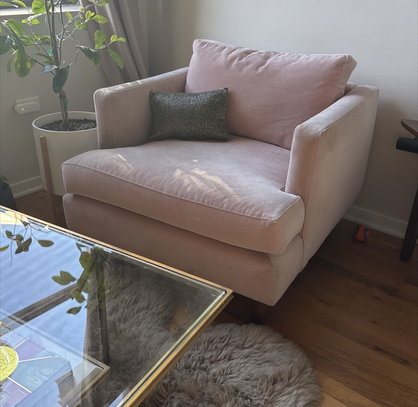 Pink Velvet Accent Chair - photo 2