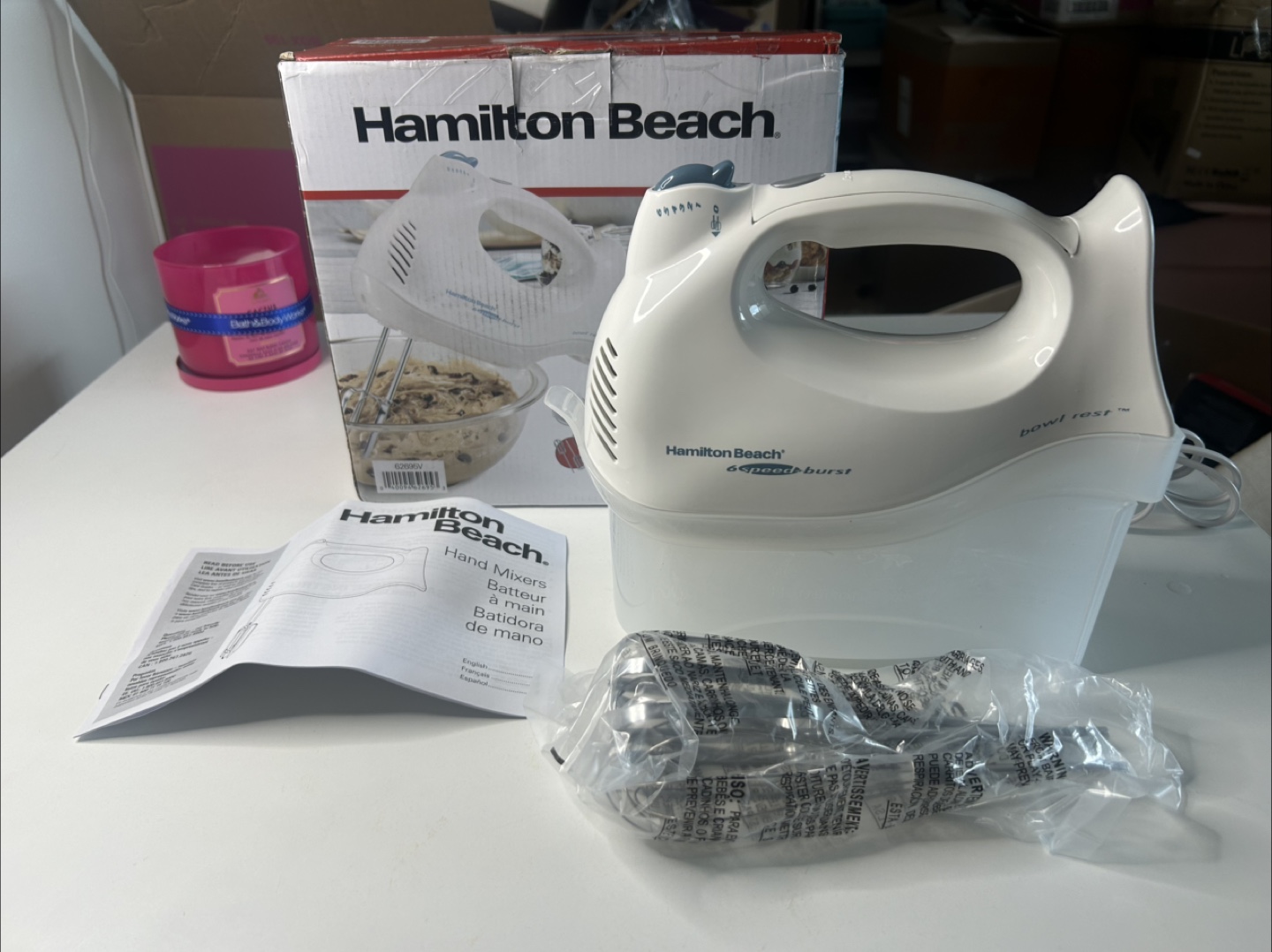 New Hamilton Beach 6-Speed Hand Mixer with Snap-On Case