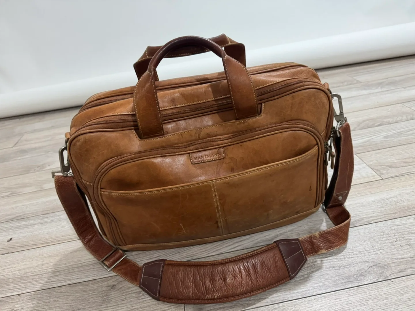 Hartmann Leather Briefcase image indicator(2)