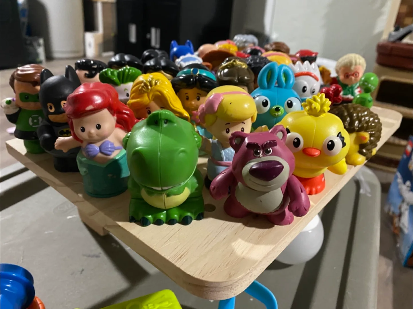 Large Lot of Little People Figures thumbnail