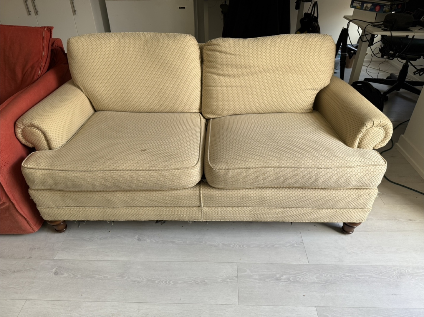 Used Living Room Furniture Set: Chairs & Tables