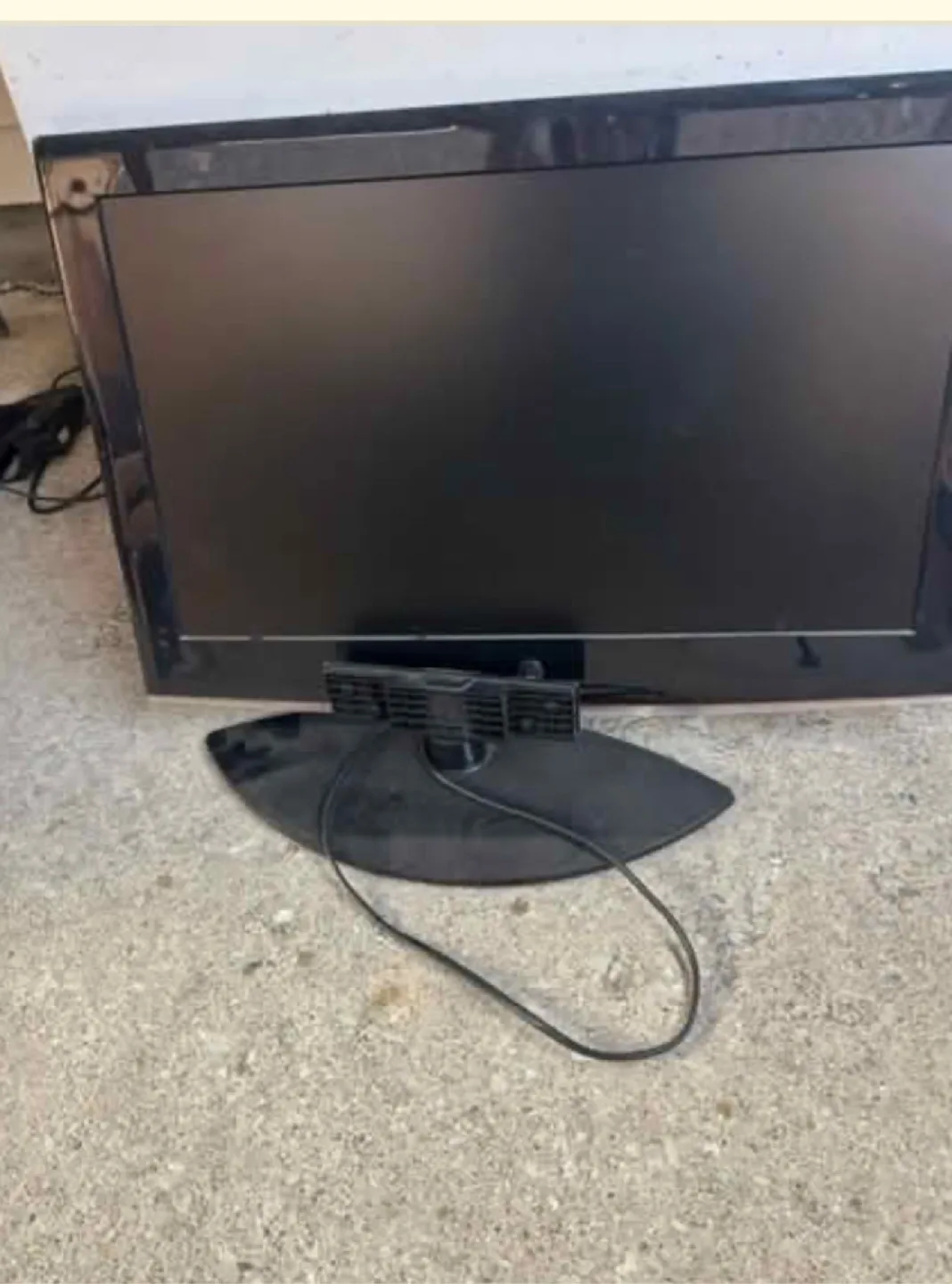 Used 22 inch LCD TV  #freecycle thumbnail