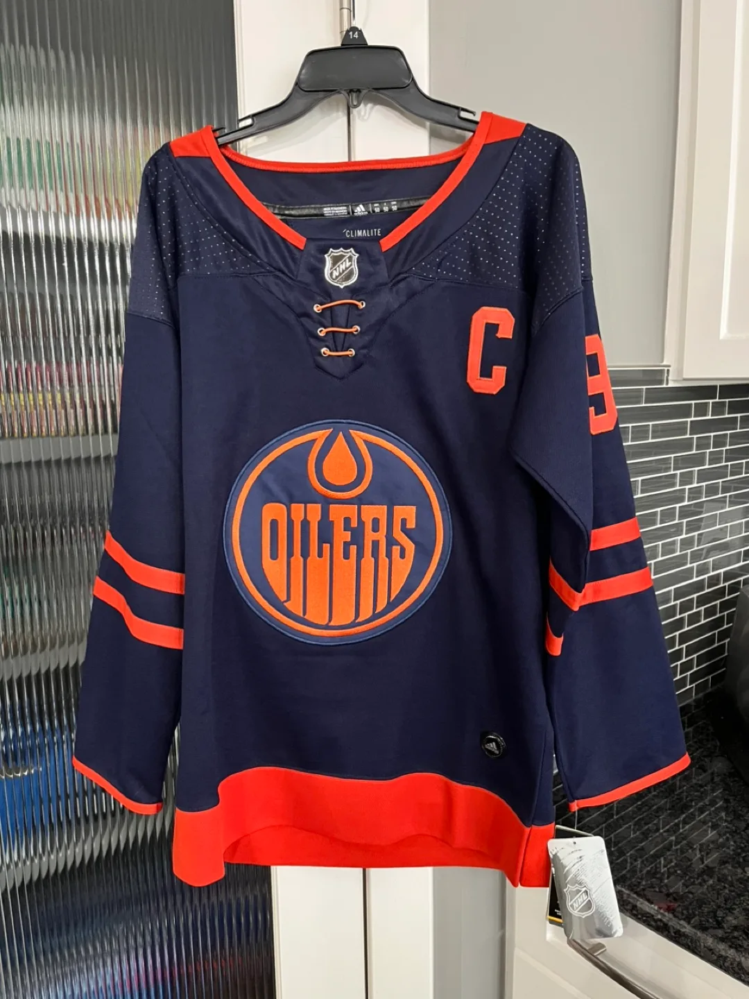 Edmonton Oilers BRAND NEW WITH TAGS Adidas Jersey  Size 50 thumbnail