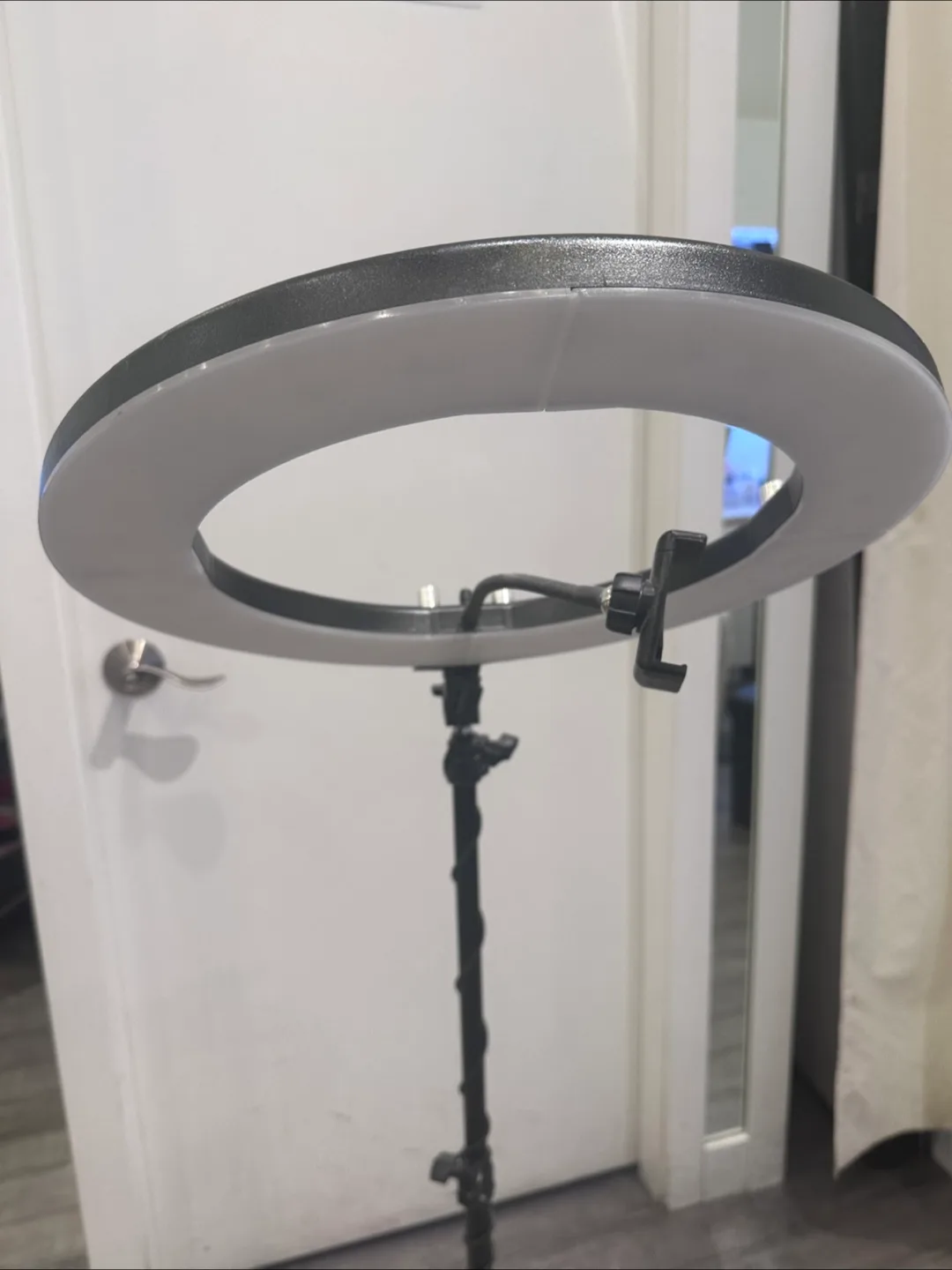 Ring Light with Tripod Stand image indicator(5)