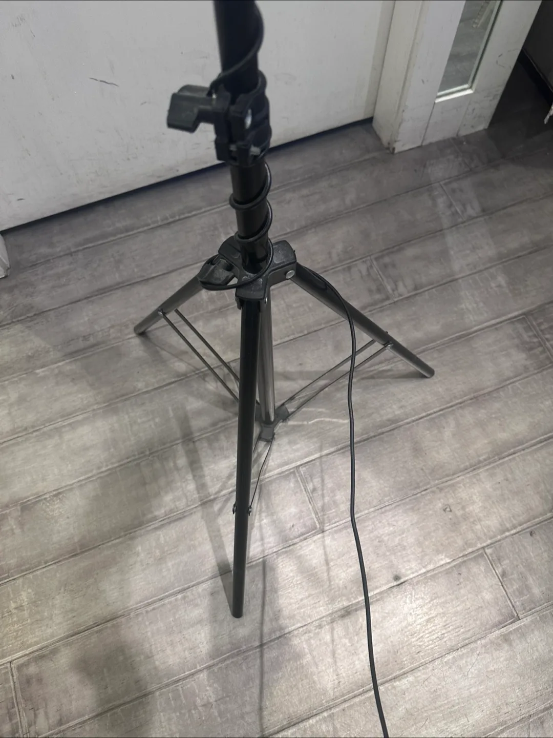 Ring Light with Tripod Stand image indicator(6)