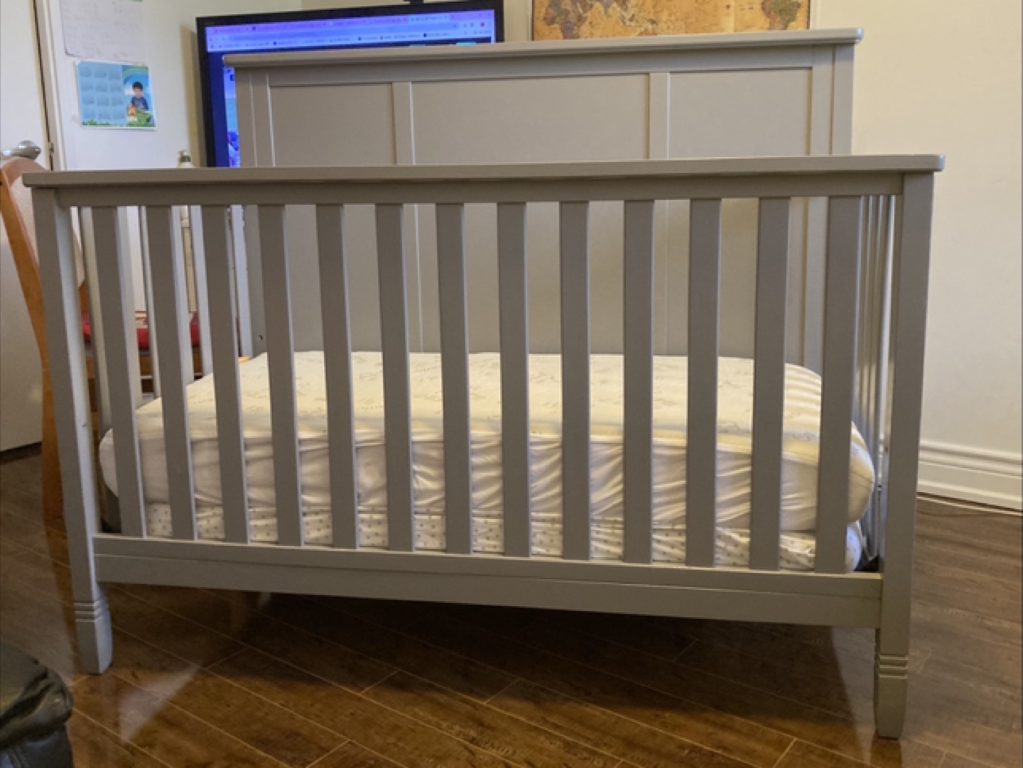 Baby Crib & Mattress - photo 2