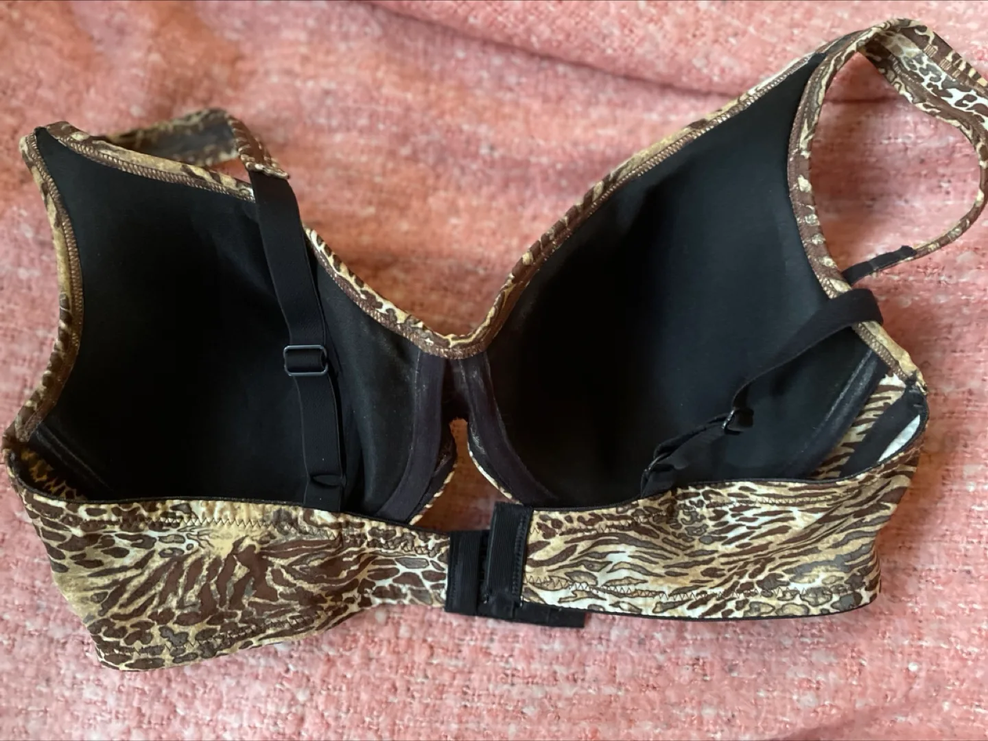 🇨🇦🍁Hanes 38D Bra, Animal Print image indicator(3)
