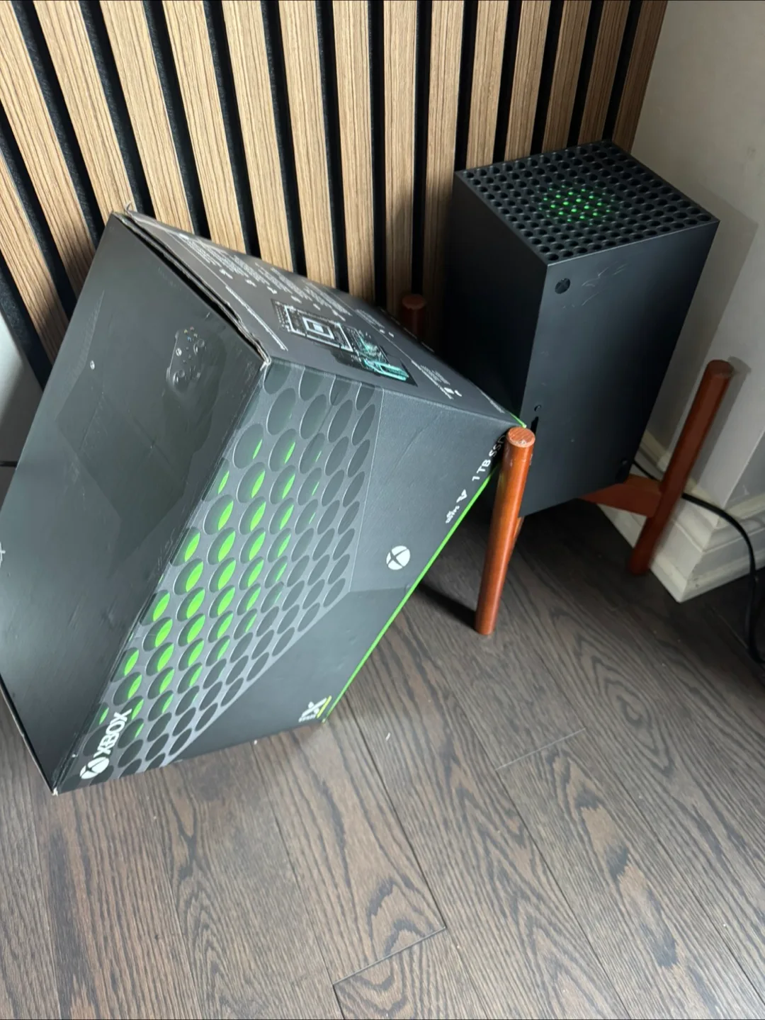 Xbox Series X 1TB Console Bundle - Games & Controllers Included thumbnail