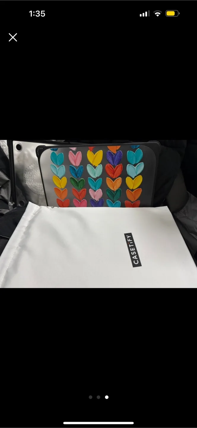 CASETiFY MacBook Pro 16" Case - Clear Polka Daubs Hearts image indicator(3)