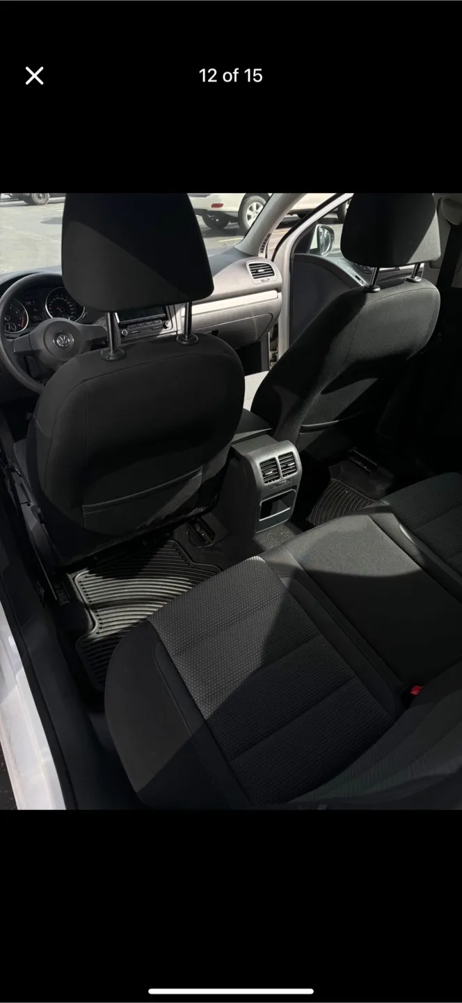 212 Volkswagen Golf 5-door hatchback image indicator(4)