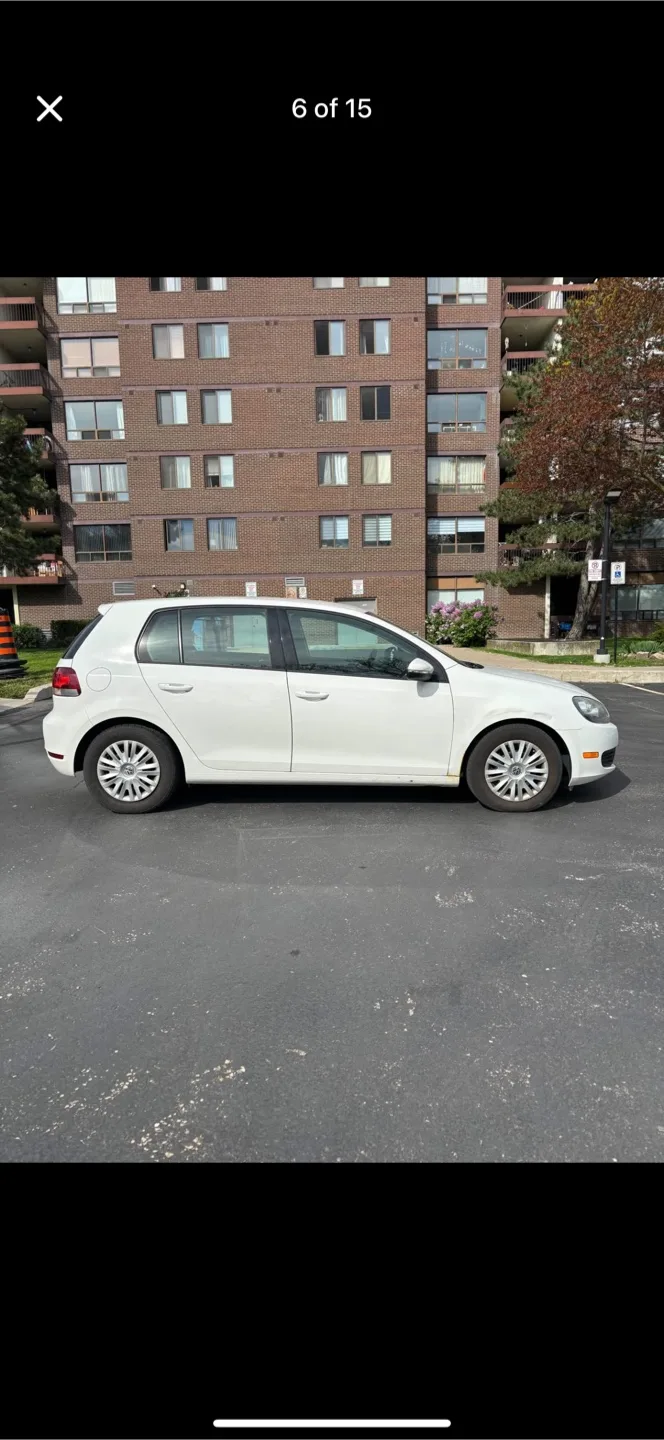 212 Volkswagen Golf 5-door hatchback image indicator(2)