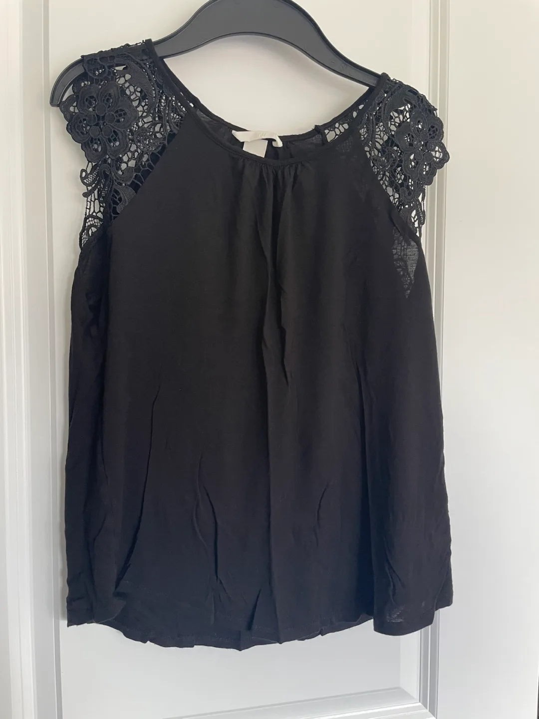 Black Lace Detail Sleeveless Top thumbnail