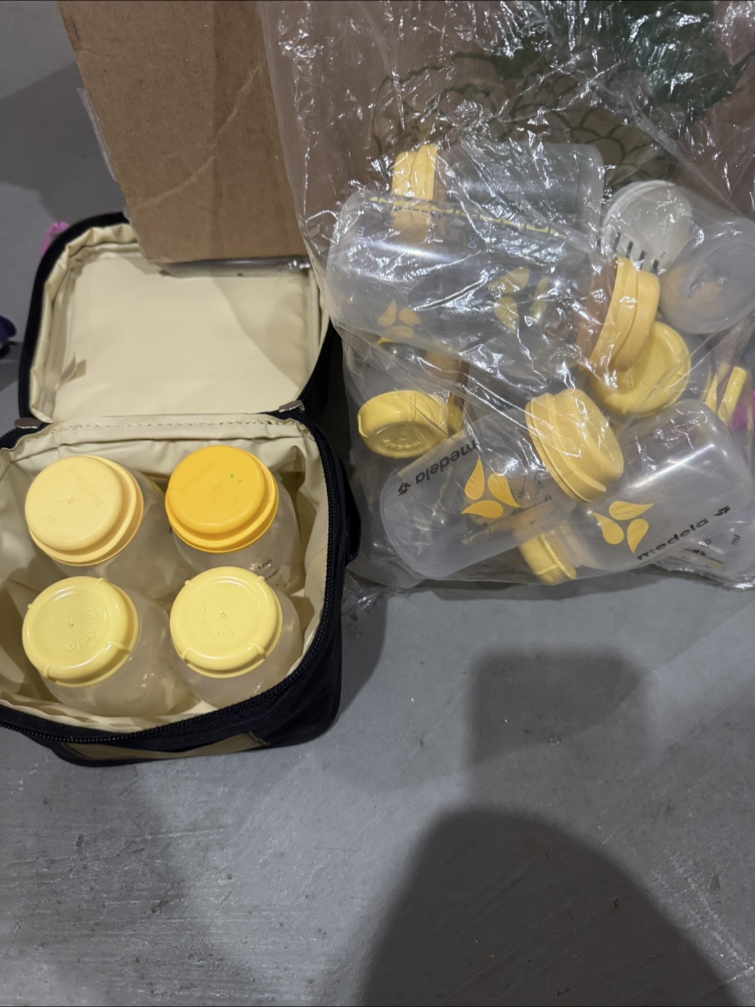Medela Breast Milk Bottles with Cooler Bag - photo 2