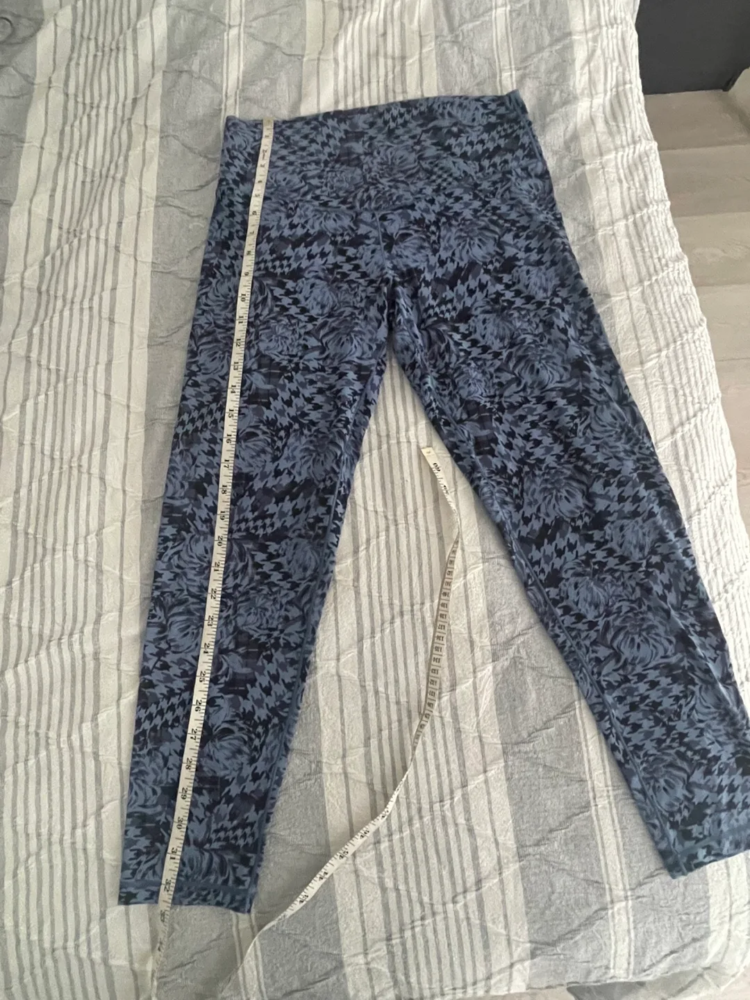 Offline by ASTR the Label Leggings - Size Large thumbnail