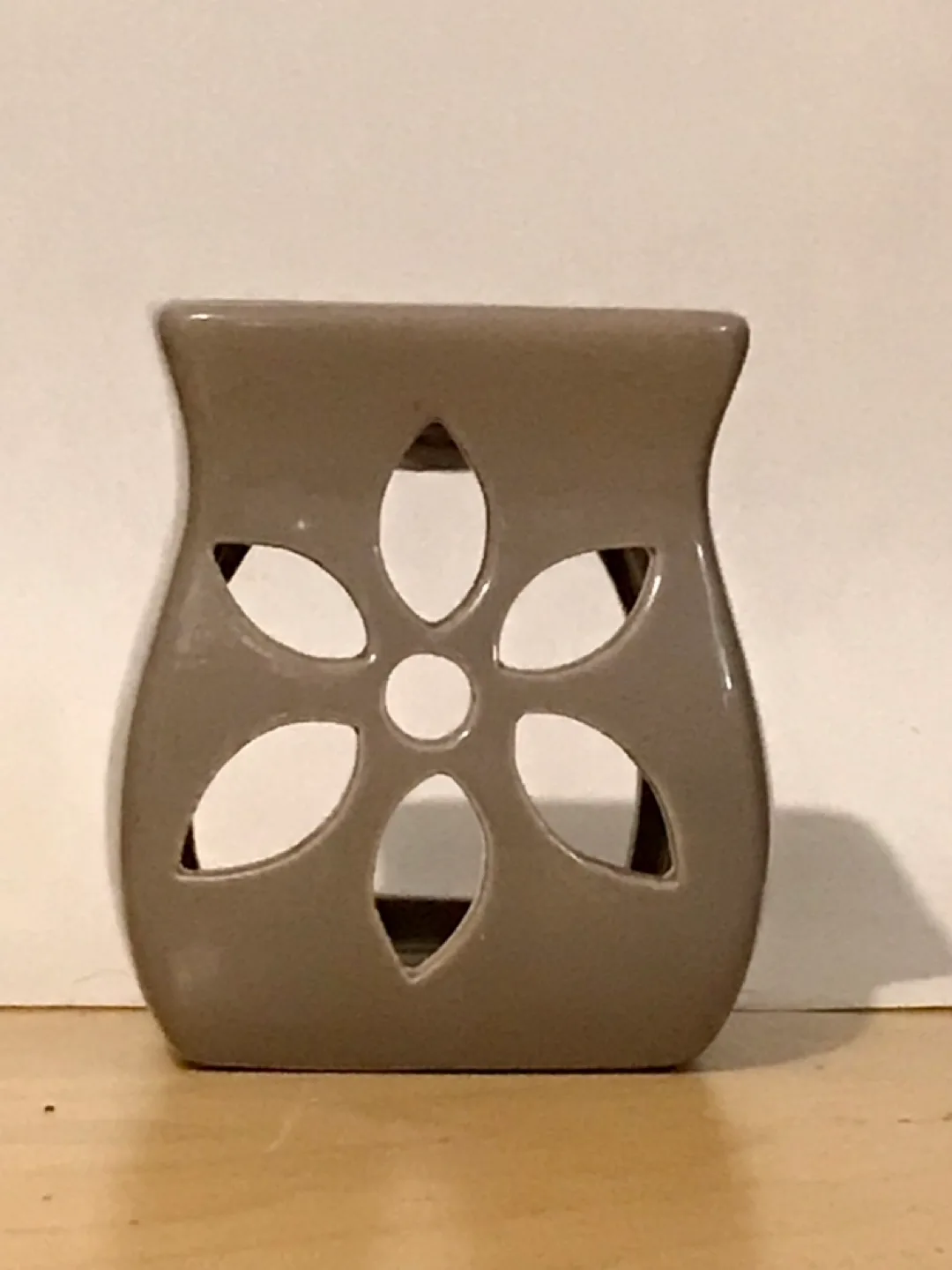 Grey Ceramic Fragrant Wax Melt Burner #freecycle thumbnail