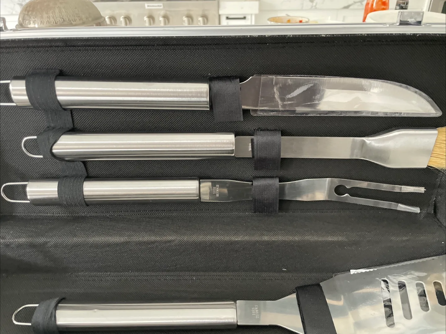 BBQ Tool Set in Aluminium Carrying Case image indicator(2)