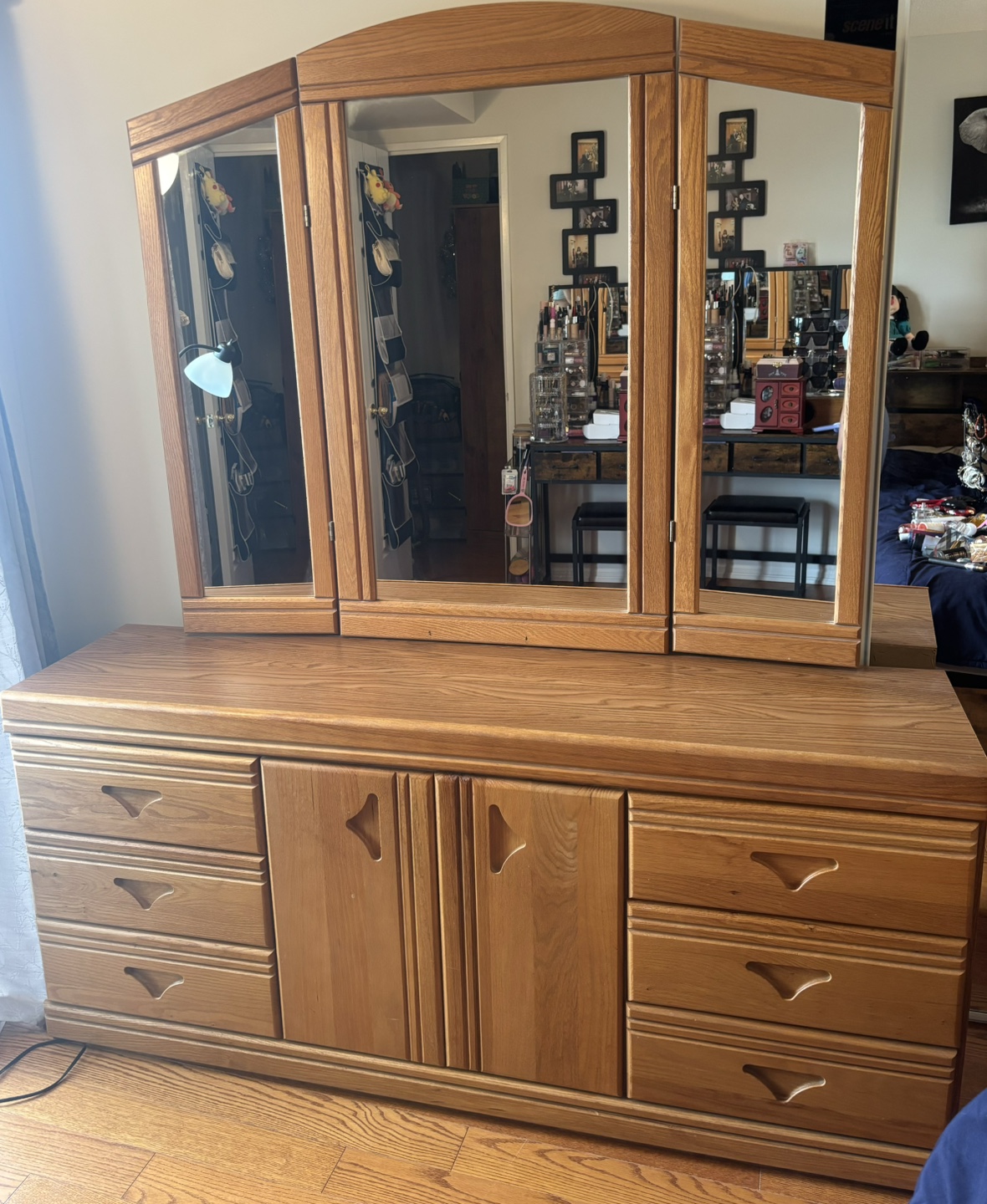 Oak Vanity Set with Tri-fold Mirror