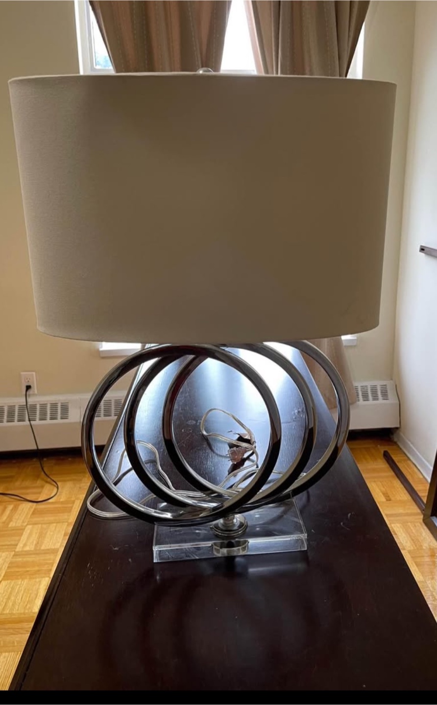 Modern Table Lamp with Interlocking Rings Base - photo 2