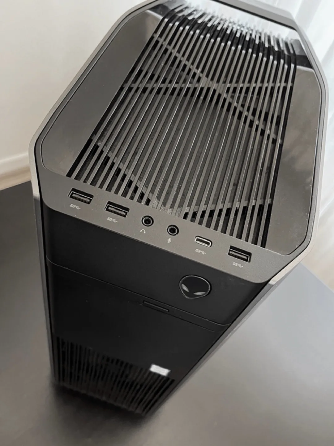 Alienware Aurora image indicator(6)