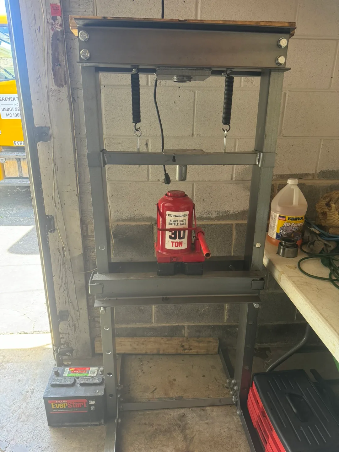 30-Ton Shop Press thumbnail