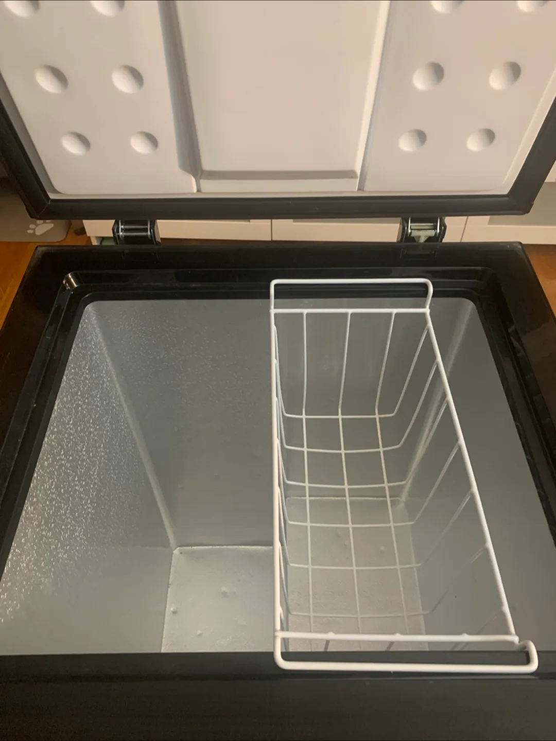 Arctic King 3.5 cu. ft. Chest Freezer image indicator(2)