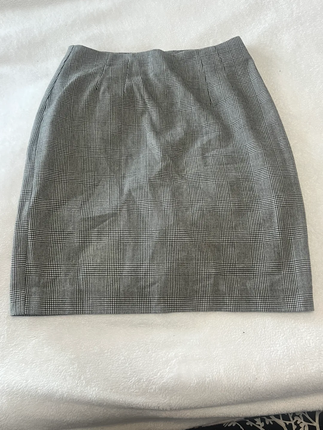 Grey Plaid Mini Skirt, size 6 thumbnail