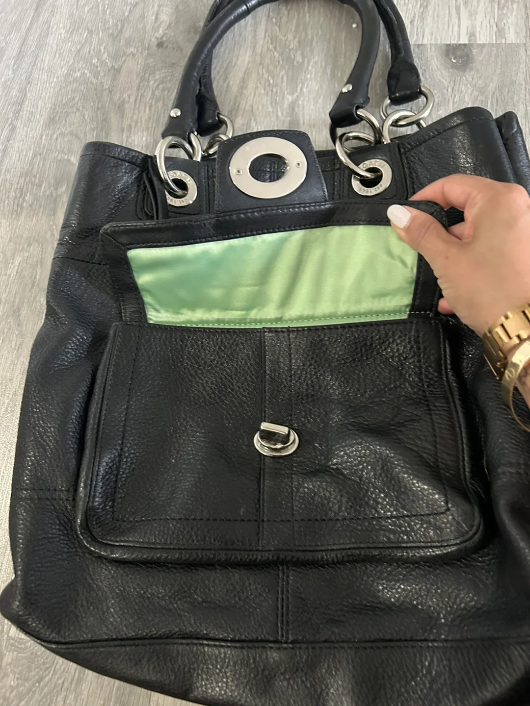 Black Leather Coach Tote Bag image indicator(5)