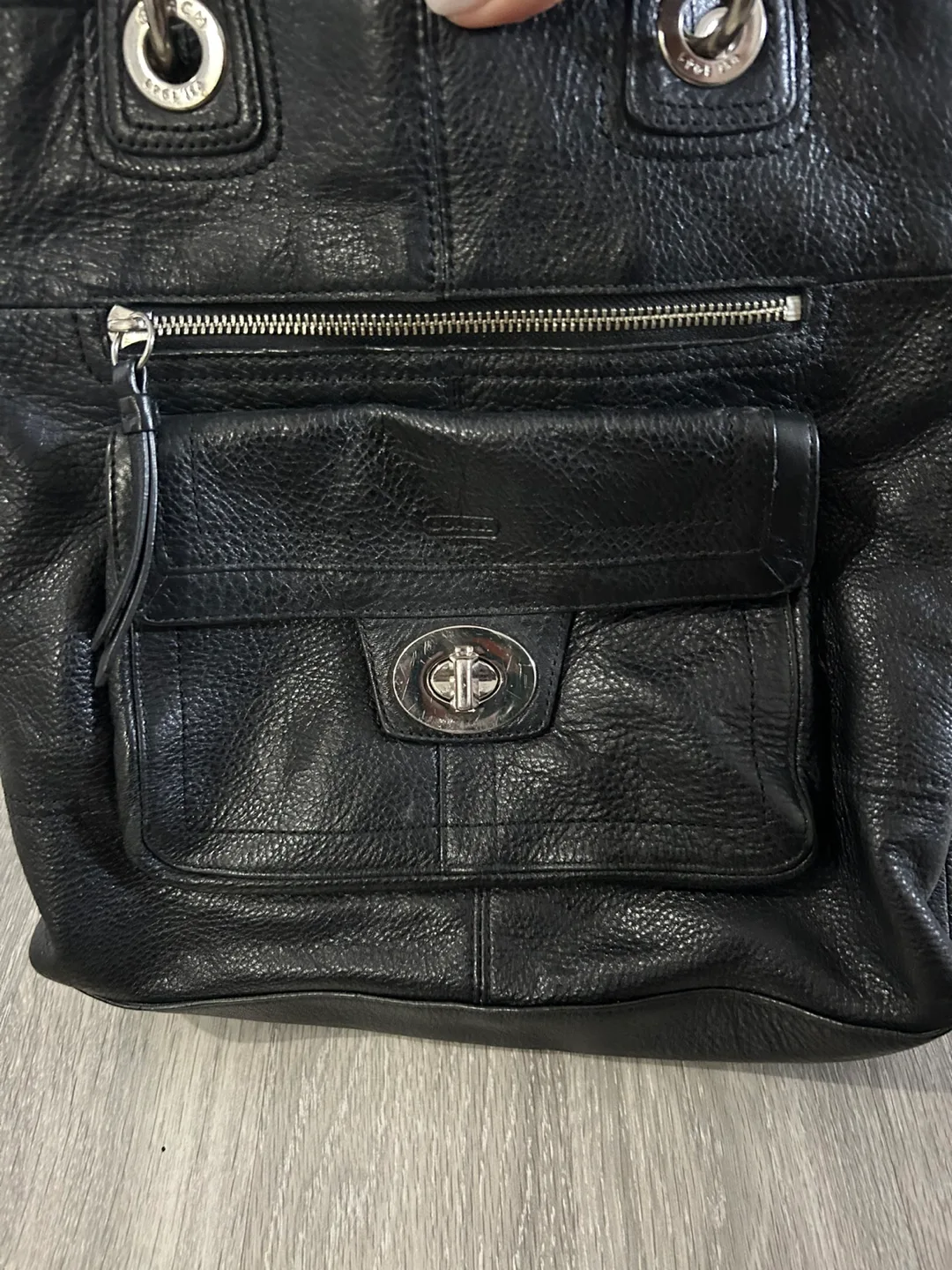 Black Leather Coach Tote Bag image indicator(4)