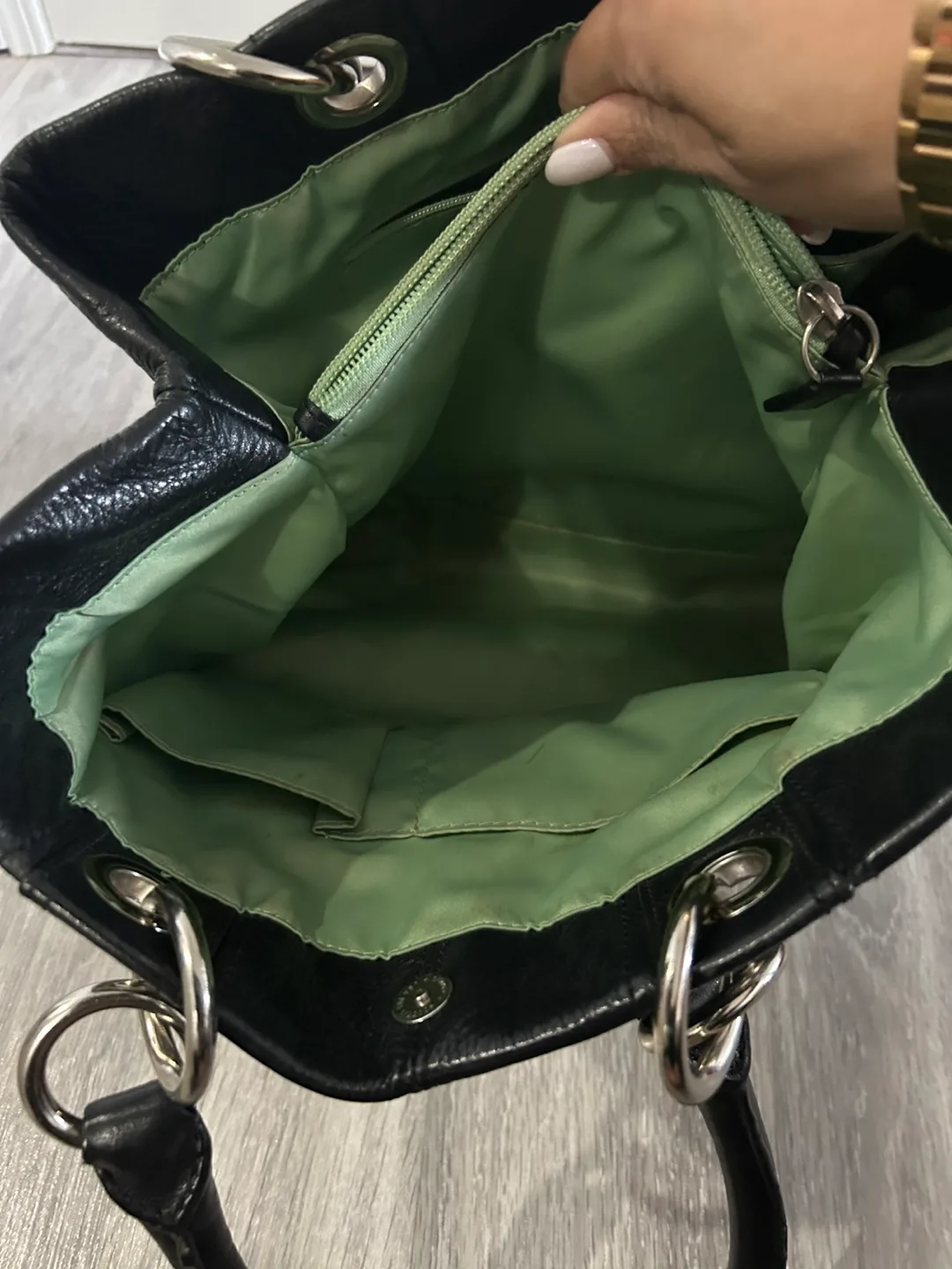 Black Leather Coach Tote Bag image indicator(7)