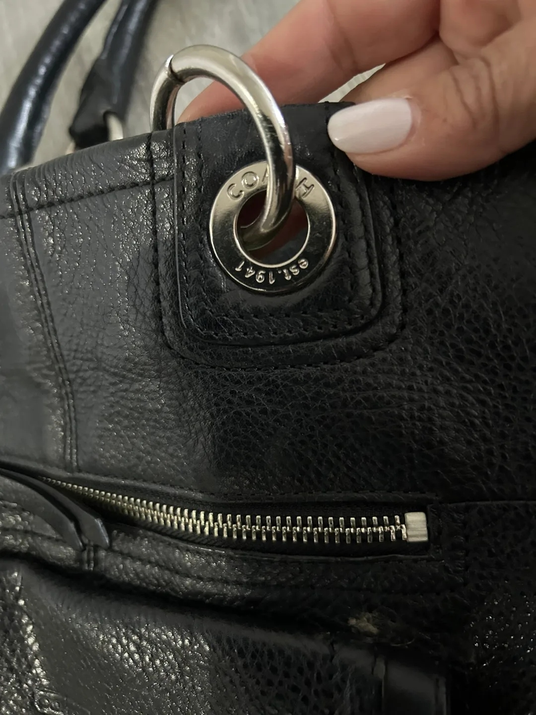 Black Leather Coach Tote Bag image indicator(8)