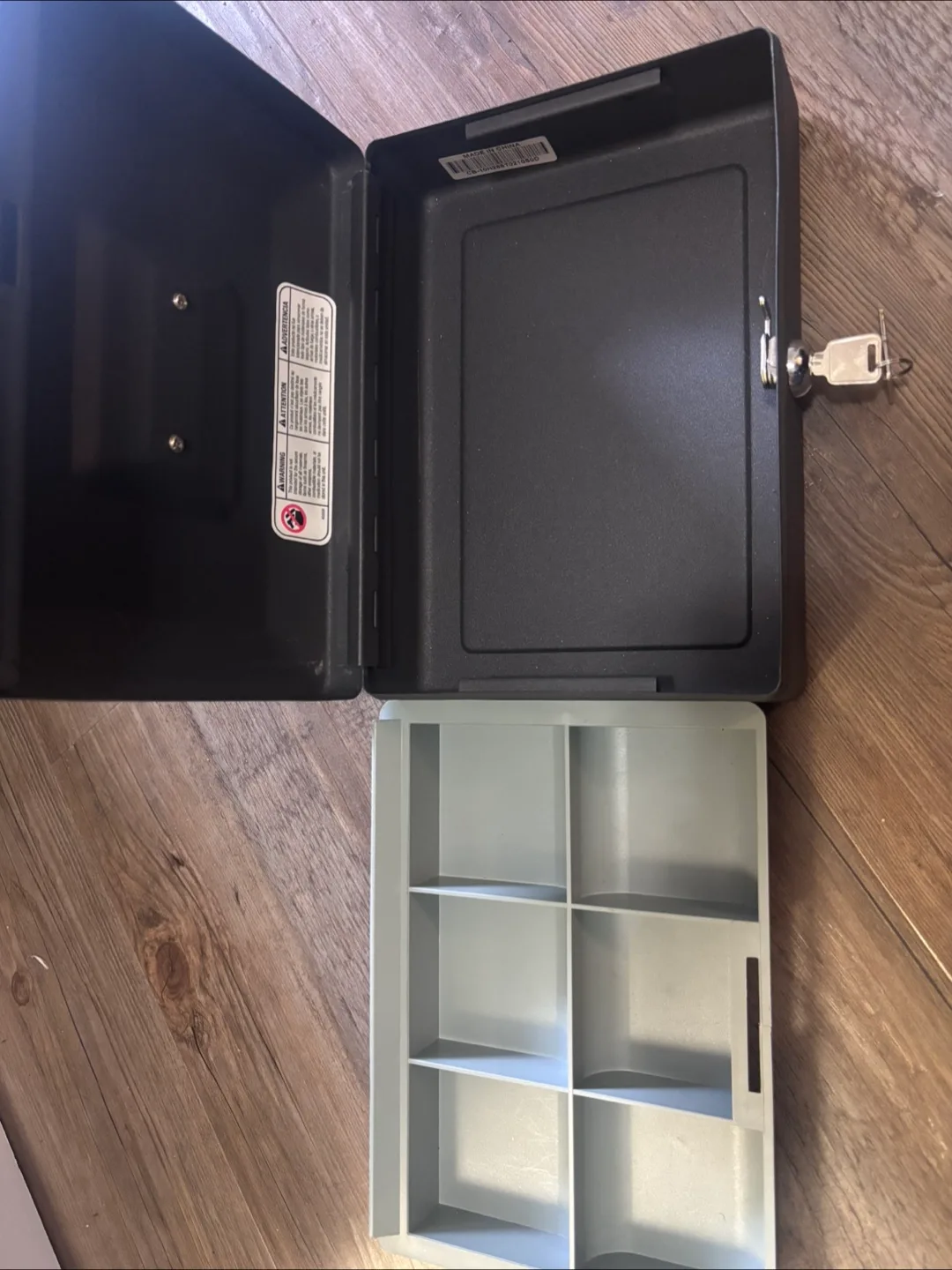 Fireproof Safe Cash Box with Keys image indicator(4)