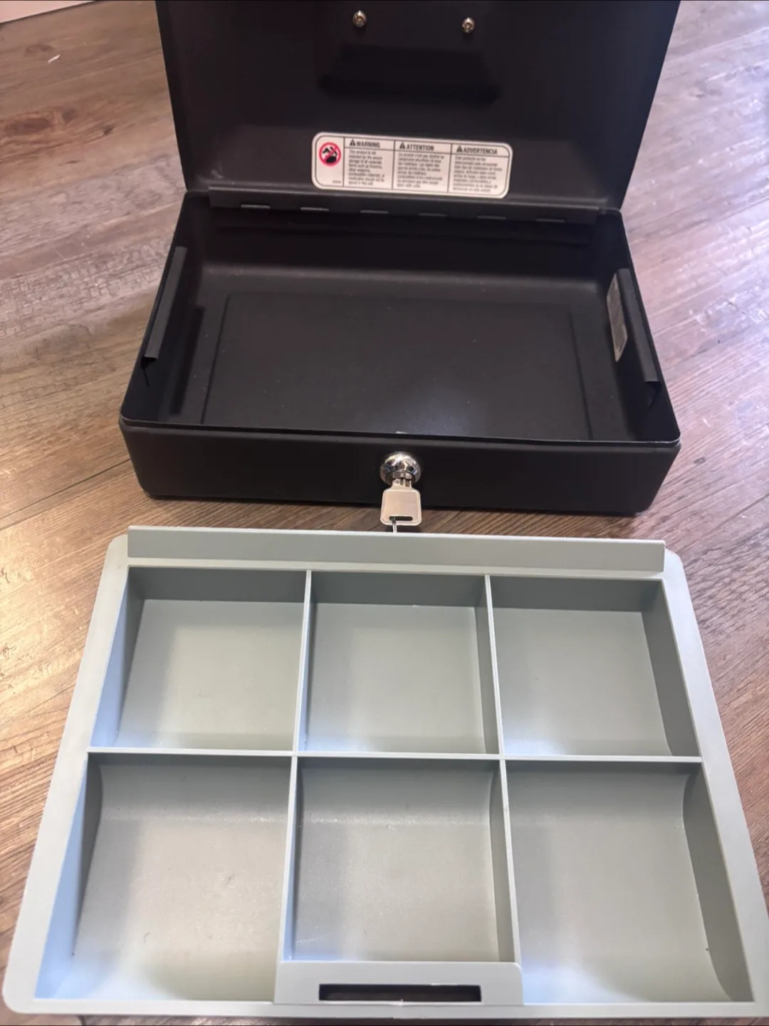 Fireproof Safe Cash Box with Keys image indicator(5)