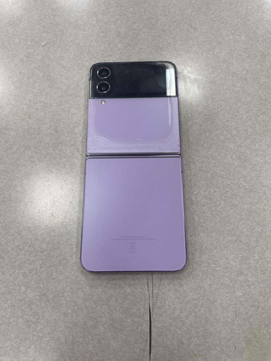 Samsung Galaxy Z Flip 4 - Purple - Used