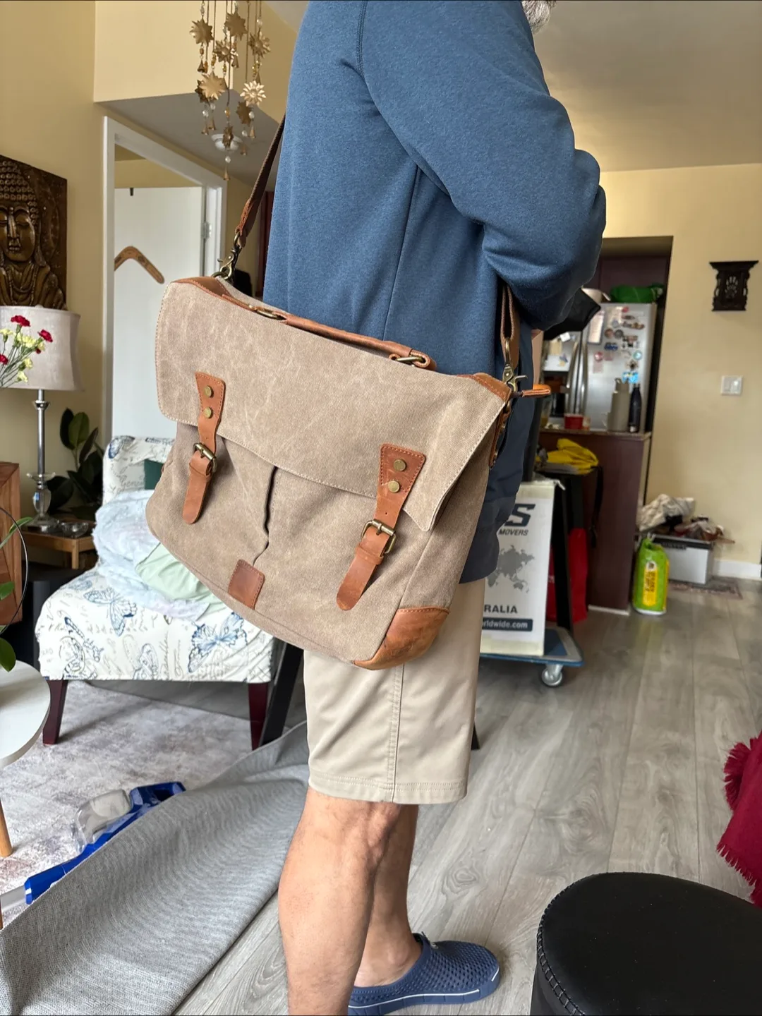Vintage-Style Canvas Messenger Bag image indicator(2)