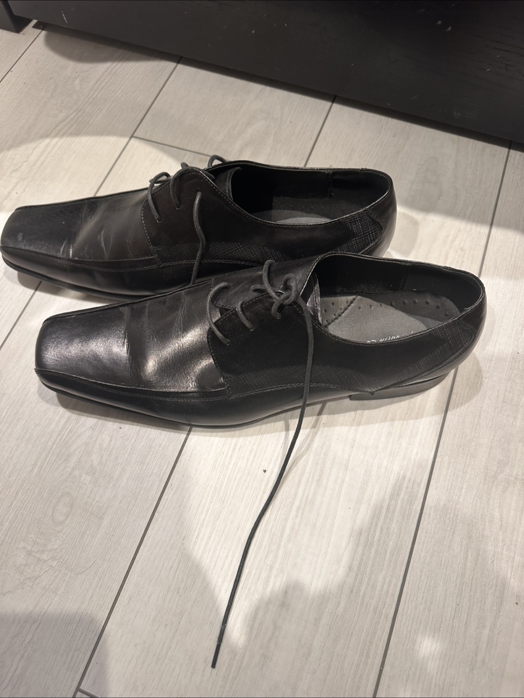 Size 12 Men's Black Leather Kenneth Cole Shoes