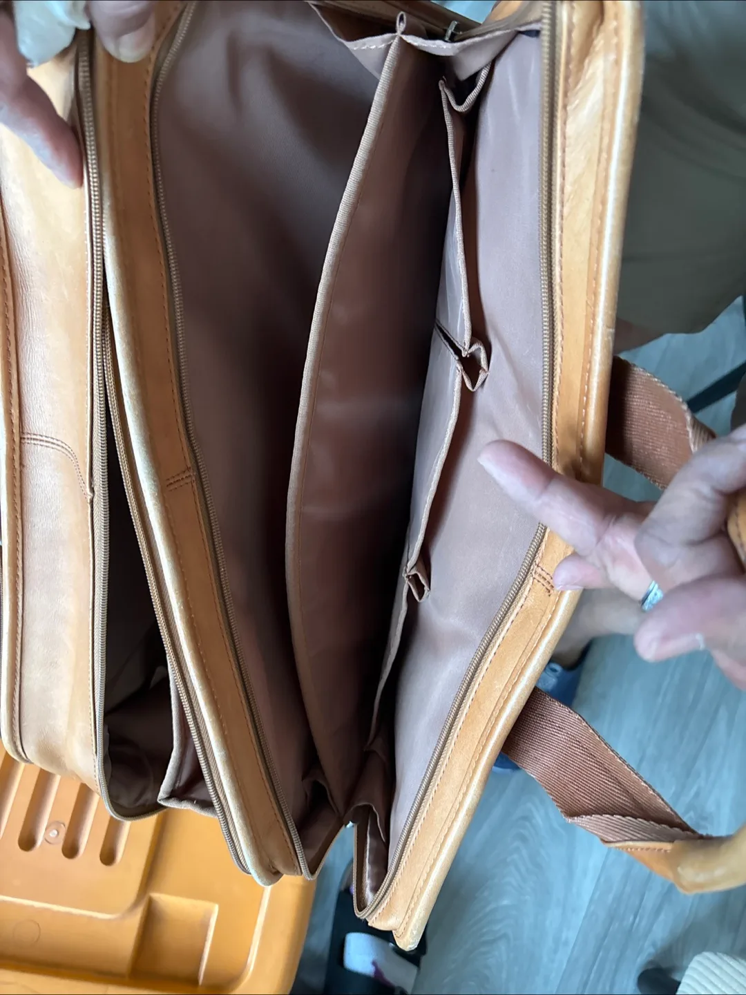 Tan genuine Leather Briefcase image indicator(5)