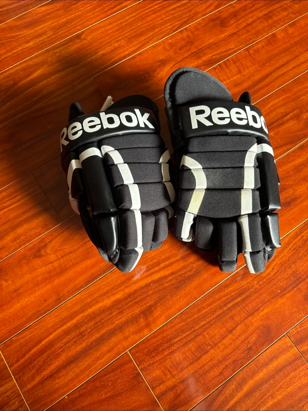 Reebok Hockey Gloves - Size 12 image indicator(3)