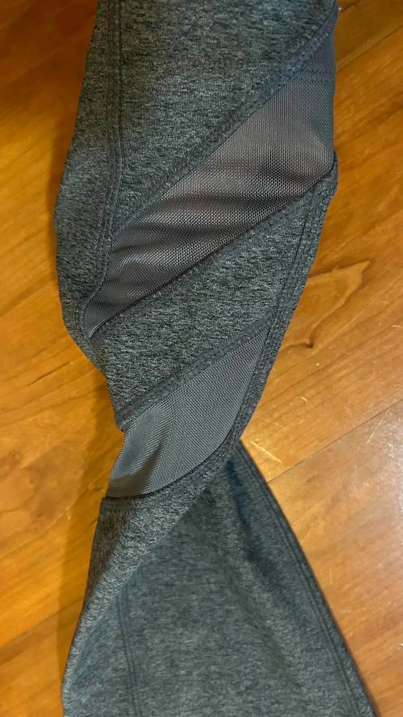 Mondenta Women's Gray Mesh Detail Leggings image indicator(5)