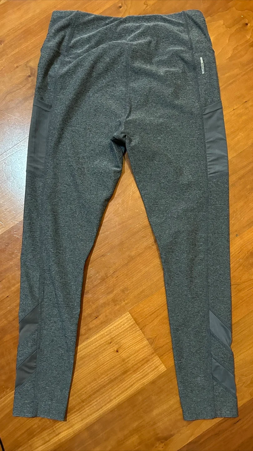 Mondenta Women's Gray Mesh Detail Leggings image indicator(6)