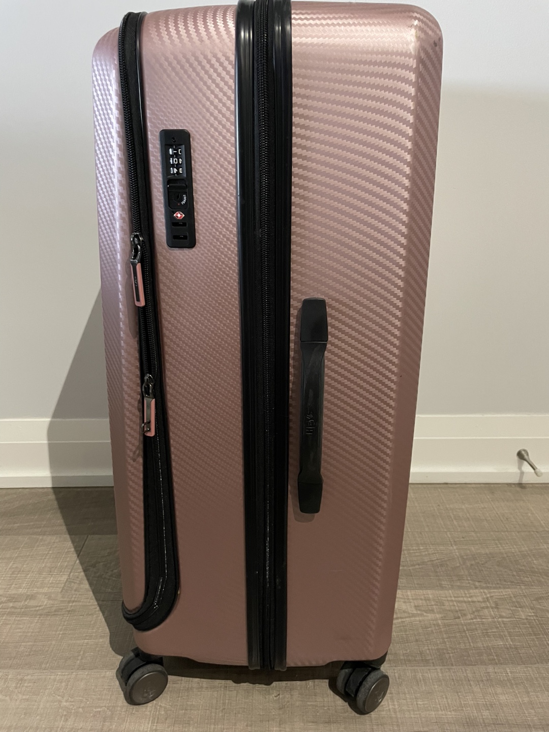 Heys Luggage 30 inch- Rose Gold - photo 2